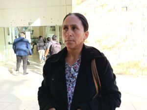 Madre sola clama solidaridad para la cirugía de su hija de 16 años
