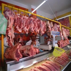 Sector carnicero advierte posible alza en el precio de la carne por fuga de producción