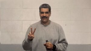 Maduro publica nuevas imágenes desde su encierro en EE.UU.: «Quiero que sepan que estamos firmes»