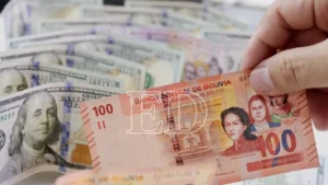 Agosto inicia con la cotización del dólar en Bs 12,13, que por primera vez bajó unos centavos