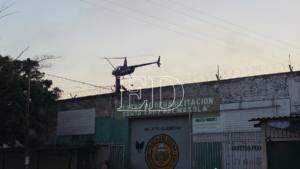 Tres policías son aprehendidos por la fuga de dos peligrosos reos de Palmasola