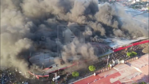 Declaran controlado el incendio en Barrio Lindo; inicia la fase de recuperación y evaluación de daños