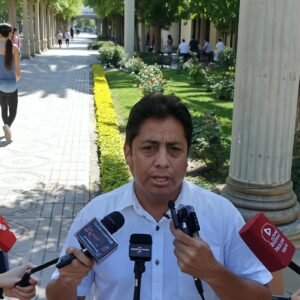 Jesús Gira rechaza ultimátum de expresidentes y descarta elecciones inmediatas