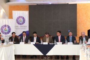 FAM acuerda con el Gobierno el refinanciamiento de deudas y devolución del 12% del IDH que será cargado al presupuesto 2027 para todos los municipios