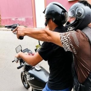 Identifican a delincuentes que asaltaron con arma de fuego a vendedor de celulares