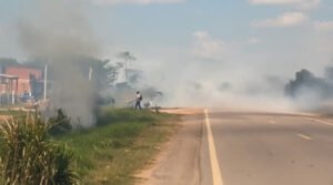 Productores retoman bloqueo tras intervención policial; reportan cinco heridos y dos aprehendidos