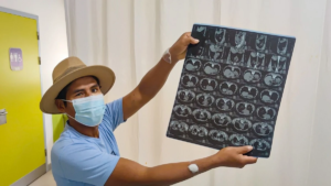 Vivió 14 años con un tumor en el rostro: médicos de Montero se lo extirpan con la primera cirugía planificada en 3D