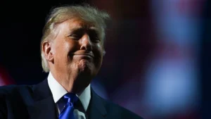 Trump promete darle $us 5.000 a cada adulto estadounidense si los republicanos ganan las elecciones de medio término