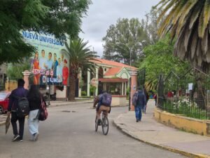Universitarios adoptan clases virtuales ante la falta de transporte y el riesgo de un «tarifazo»