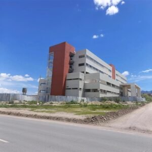 Problemas con el Acelerador Lineal provocan paralización del Oncológico en Tarija