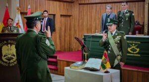 Diputados piden esclarecer las razones del cambio del inspector general de la Policía