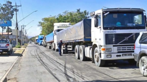 Transporte pesado se desmarca del paro y trabajará con normalidad el lunes