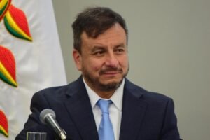 Controlar el contrabando de GLP hacia Perú es el desafío para evitar tener que importarlo, según exministro Medinaceli