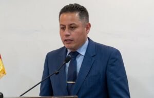 Lara a nuevos fiscales: ‘Ustedes no están aquí para perseguir a la gente que piensa diferente’