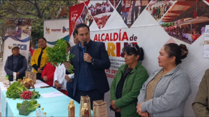 La alcaldía impulsa la gran feria agroecológica con más de 60 productores de la región.